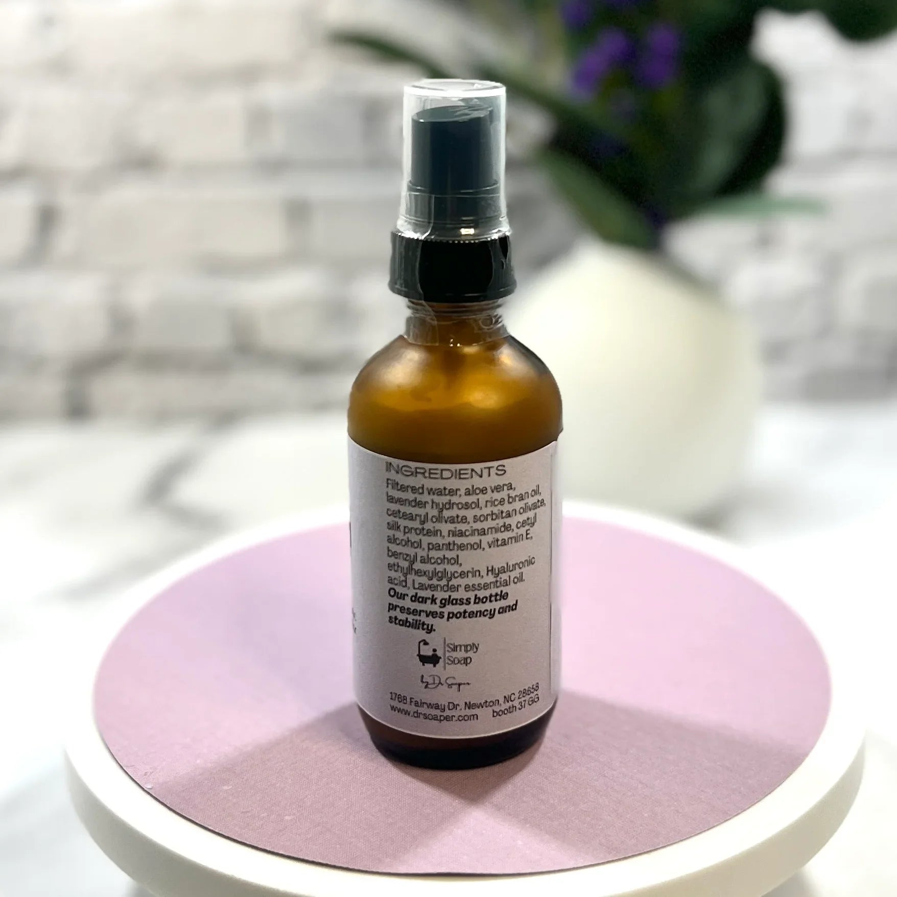Facial Moisturizer back with ingredients
