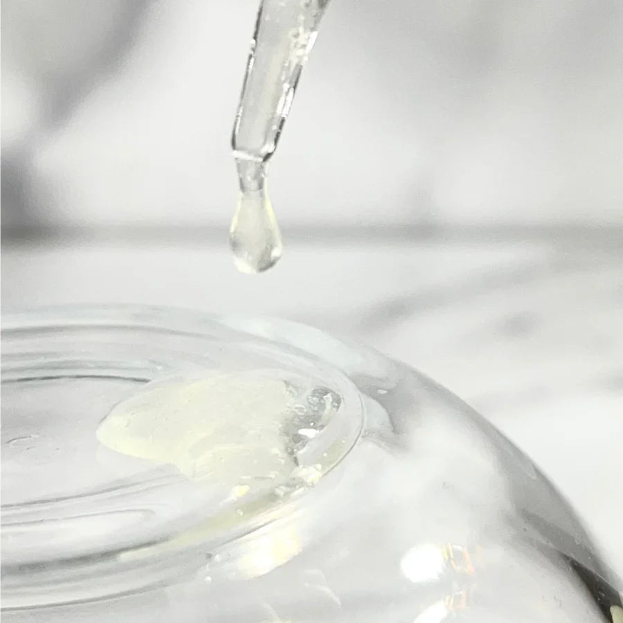 Hyaluronic Plus C Serum close up droplet