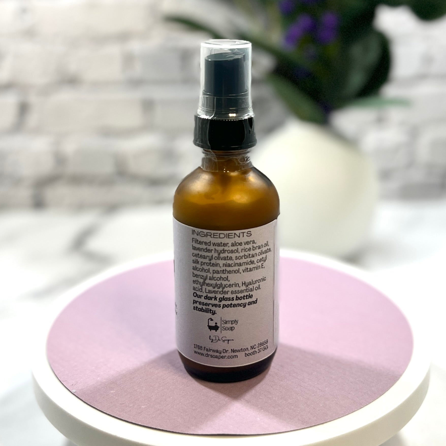 Facial Moisturizer back with ingredients