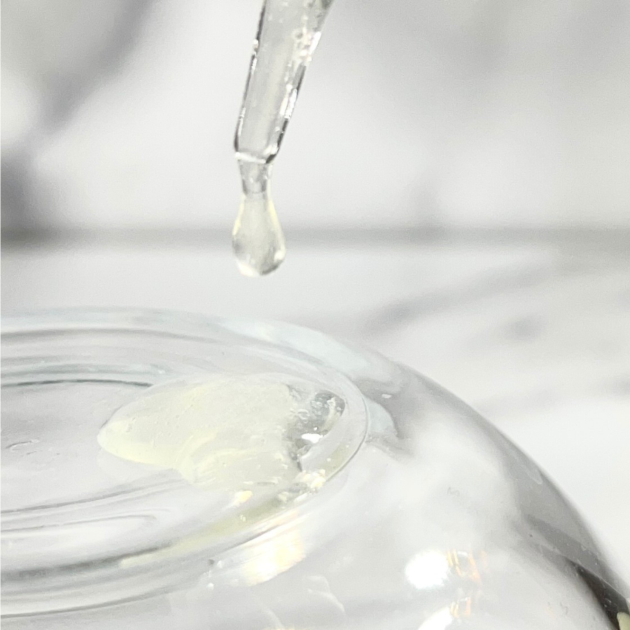 Hyaluronic Plus C Serum close up droplet