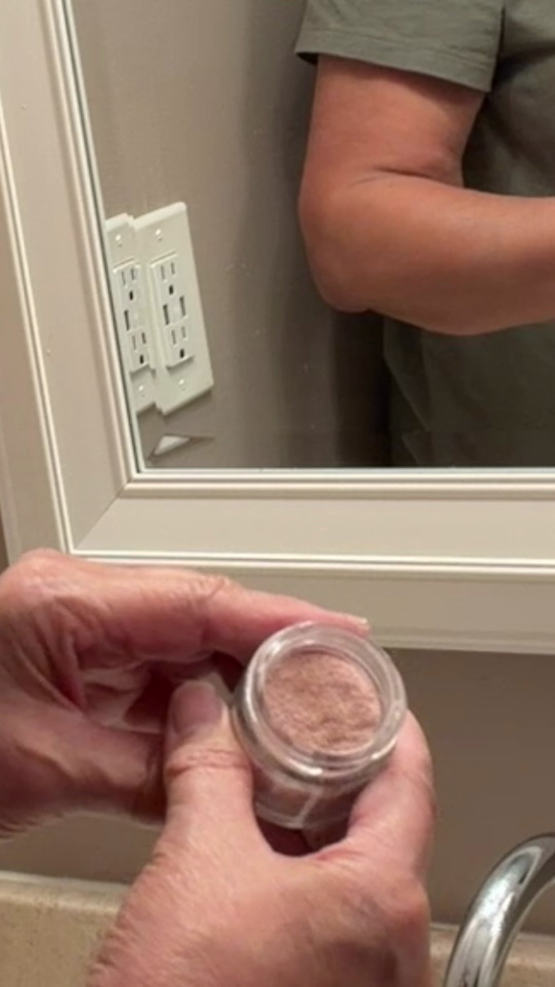 video of using powder to foam wash. 
